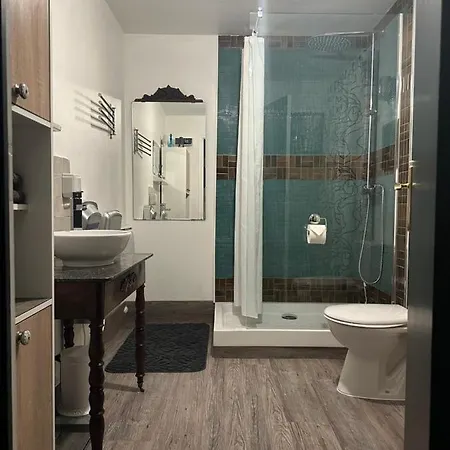 Oda ve Kahvaltı Chez Stephanie Et Sylvain 3*